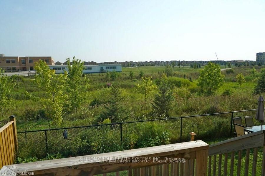 Townhouse for lease at 325 Hobbs Crescent, Milton, Ontario, L9T 0J1 - Clarke - MLS: W12837836