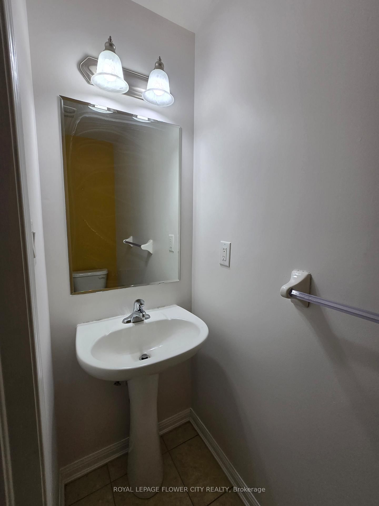 Townhouse for sale at 495 Mcjannett Avenue, Milton, Ontario, L9T 7T8 - Harrison - MLS: W12837992