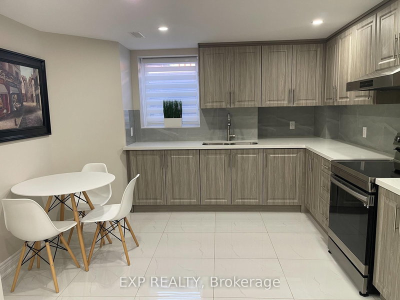 BSMT - 1396 Kidlington Gate, Mississauga, L5N 7Z3 | Image 3