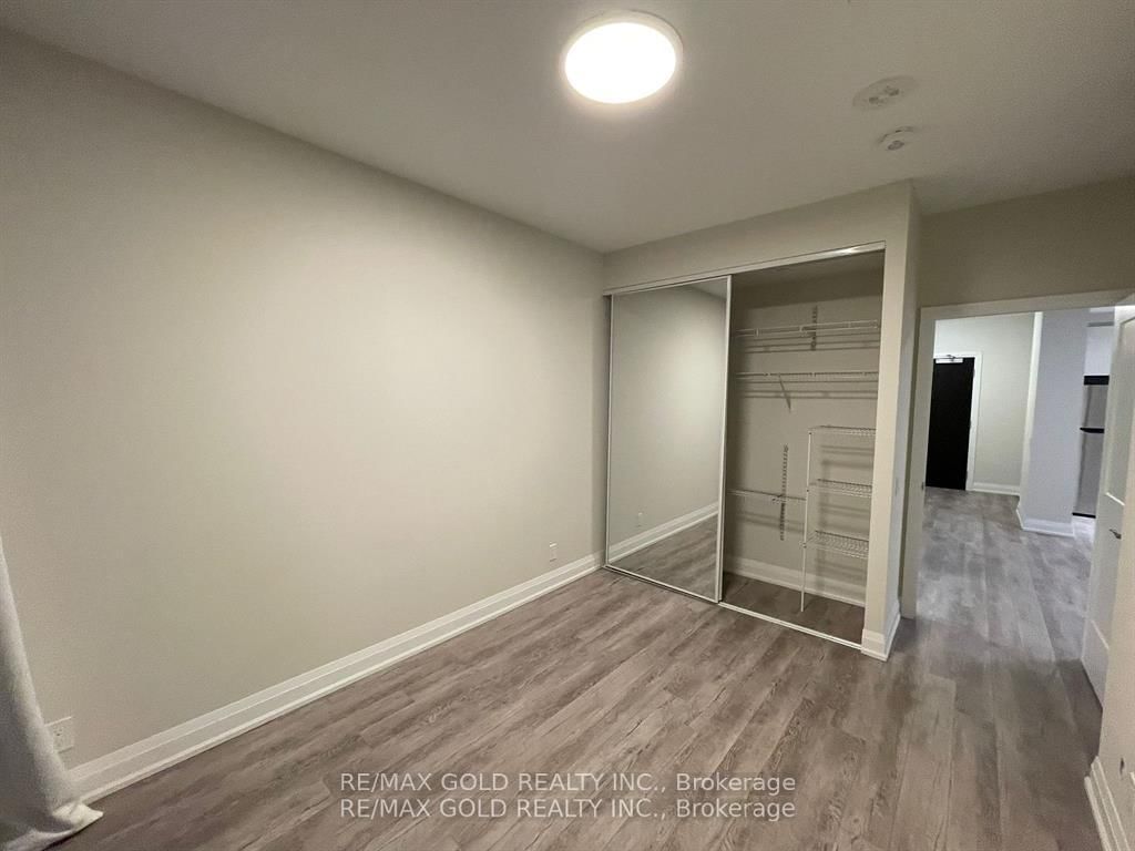 15 Lynch Street, Unit 2502 - Photo 20