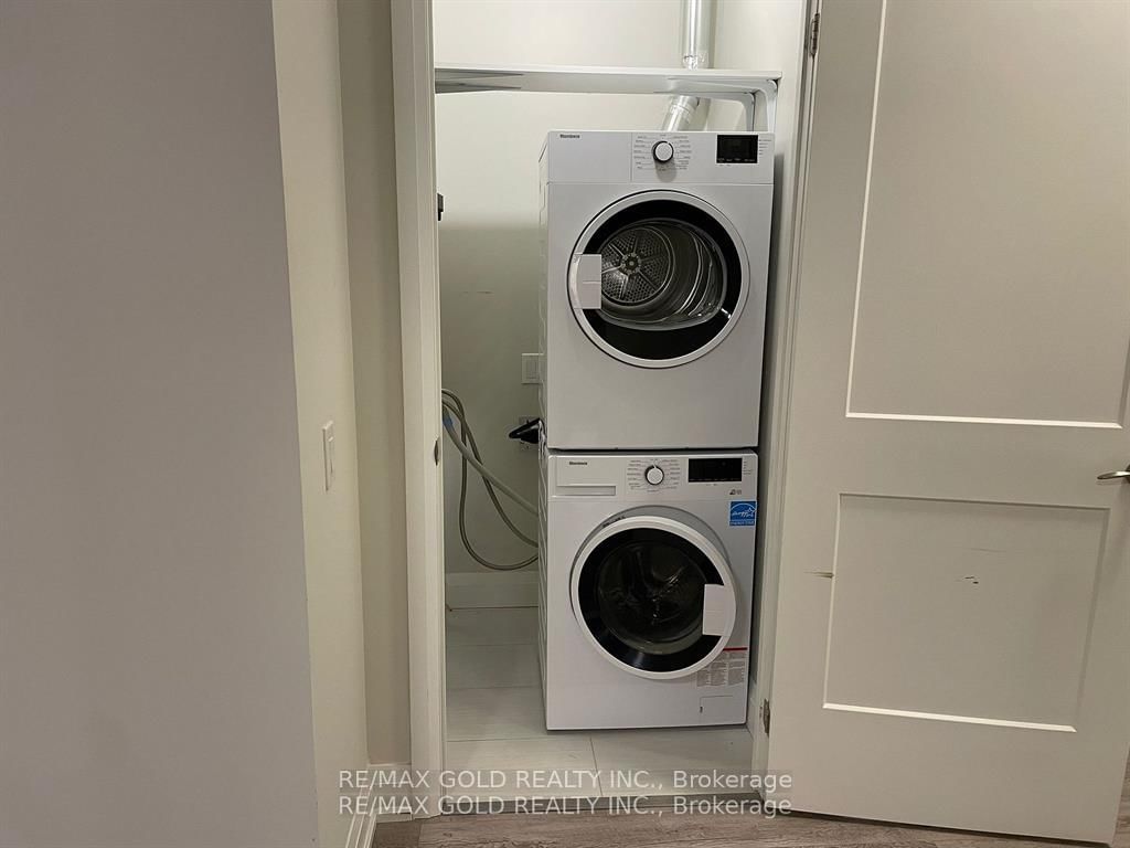 15 Lynch Street, Unit 2502 - Photo 30
