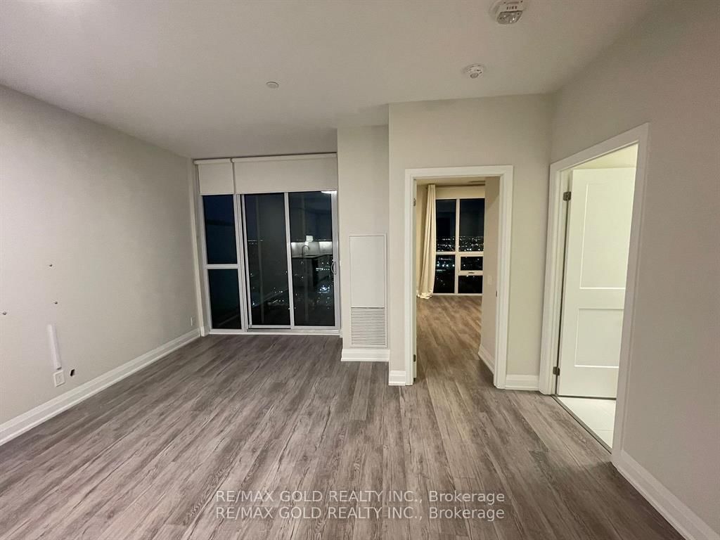 15 Lynch Street, Unit 2502 - Photo 35