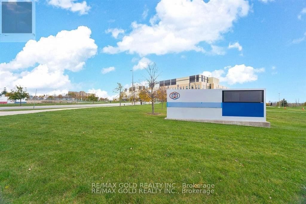 15 Lynch Street, Unit 2502 - Photo 40