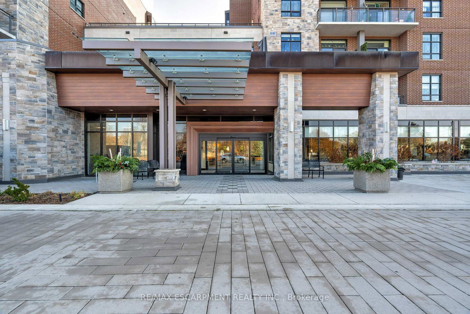 3290 New Street • #106 • Burlington, ON photo 3