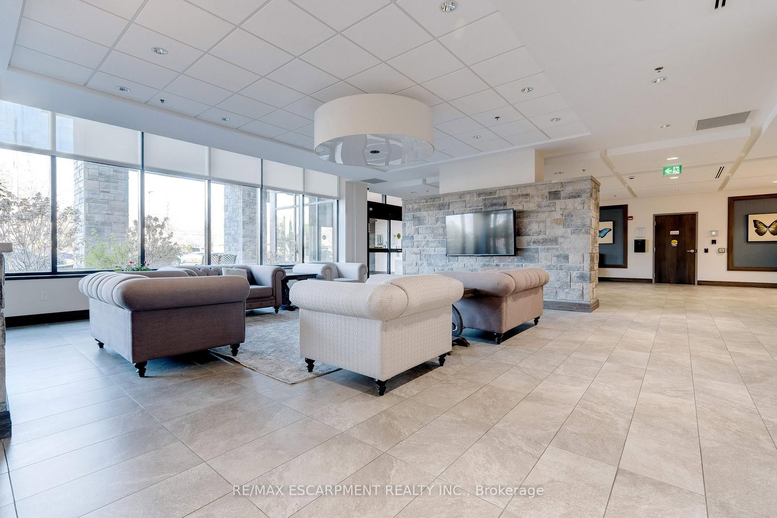 3290 New Street • #106 • Burlington, ON photo 4