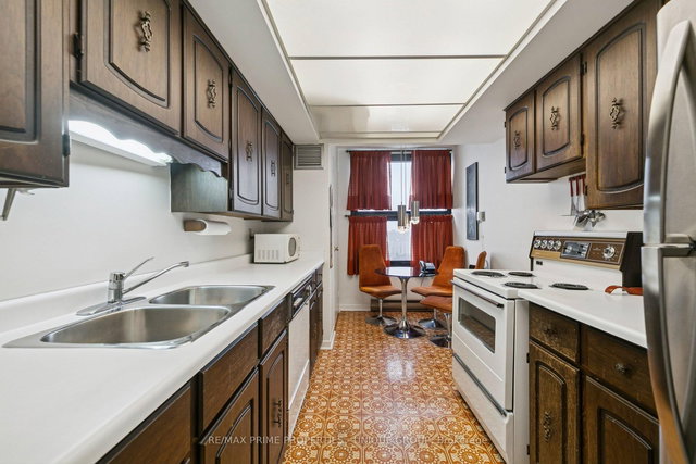 1801 - 1300 Bloor Street