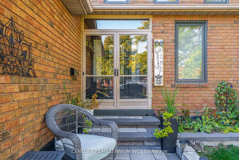 28 Bristol Ave, Brampton, L6X 2B3 | Image 3