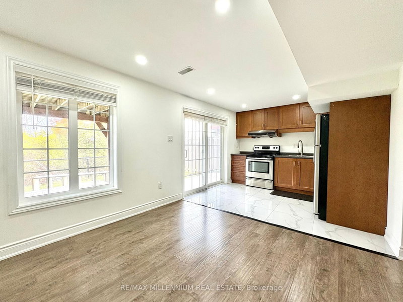 walk out unit - 41 Stoneylake (LOWER) Ave, Brampton, L6V 4R1 | Image 3