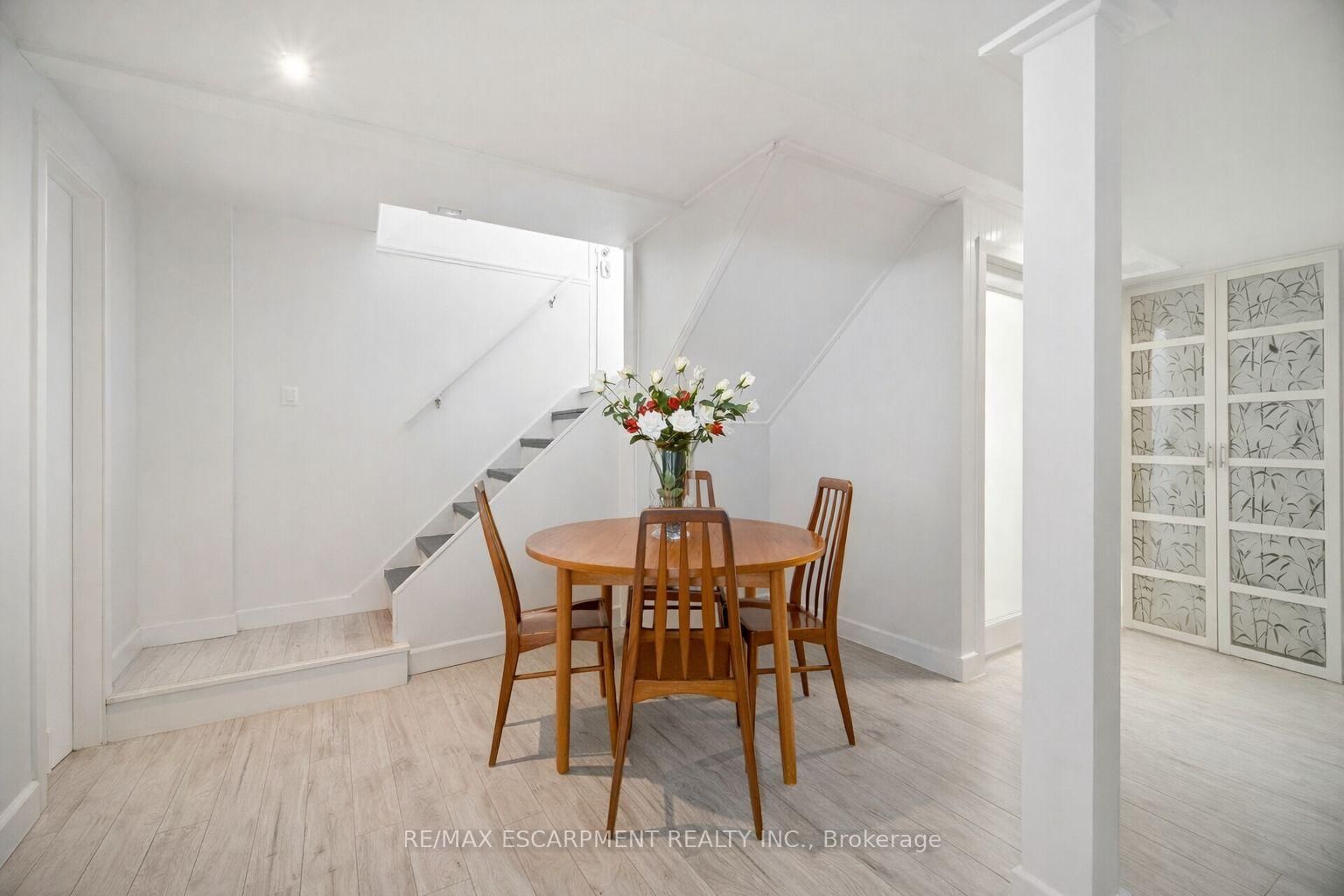 Detached House for sale at 487 Wellington Crescent, Oakville, Ontario, L6L 4X6 - West - MLS: W12839940