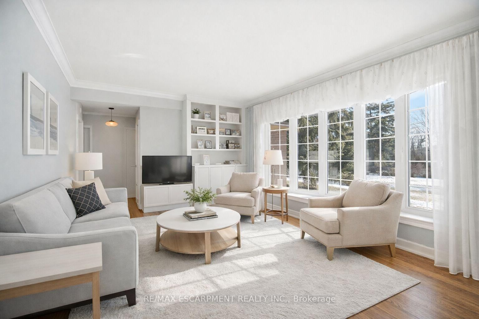 Detached House for sale at 487 Wellington Crescent, Oakville, Ontario, L6L 4X6 - West - MLS: W12839940