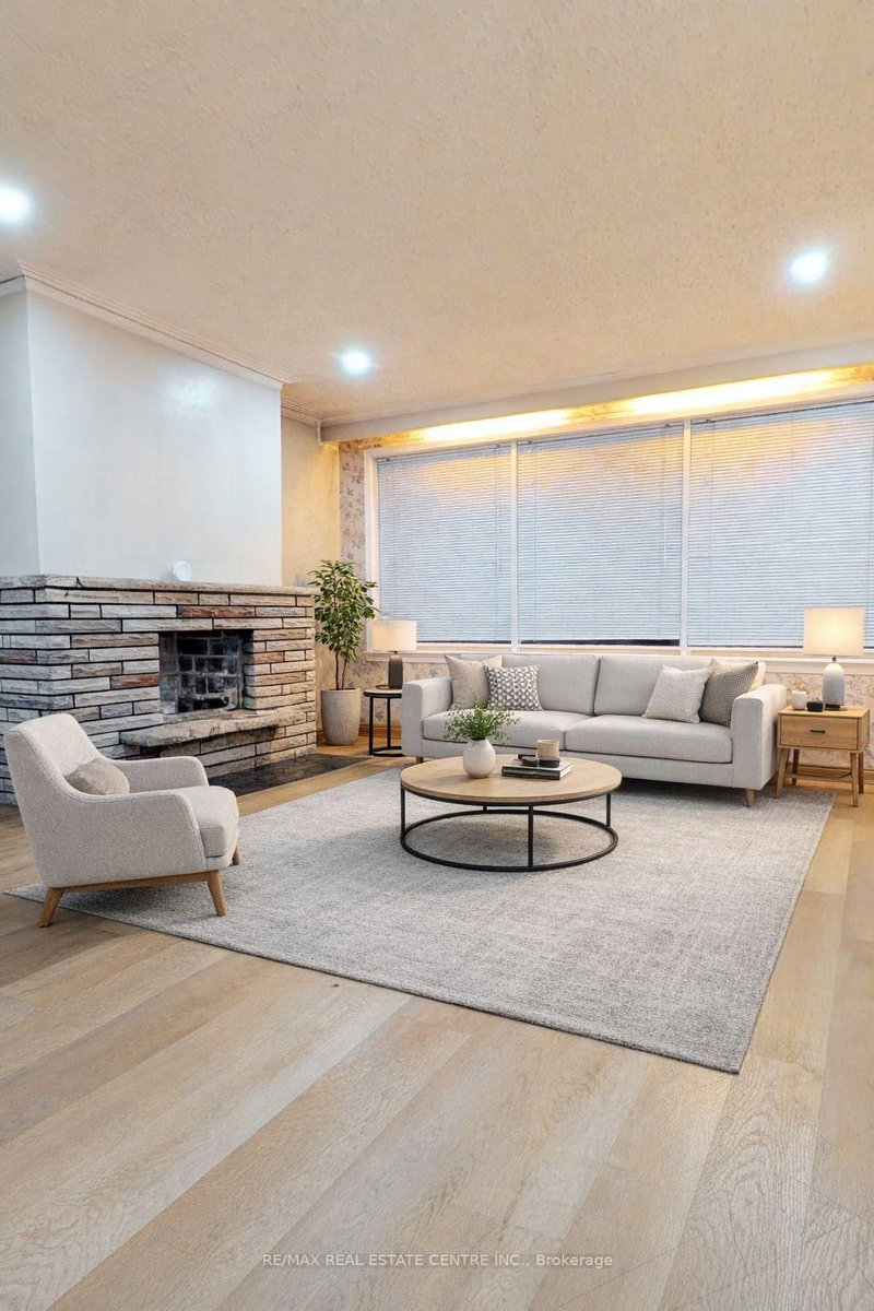 593 Indian Rd, Mississauga, L5H 1R1 | Image 2