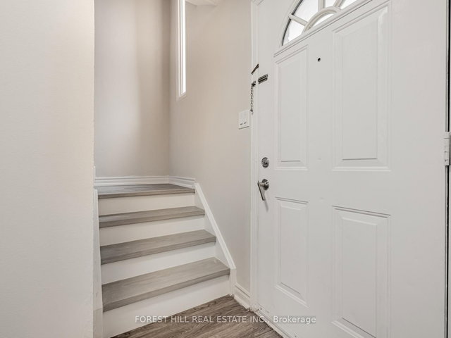 25 - 16 Rexdale Boulevard