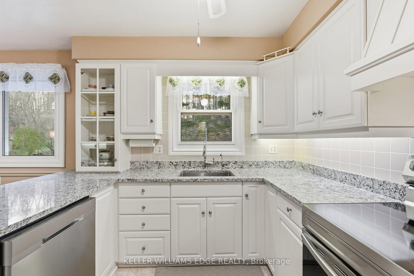 Listing Image 16