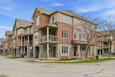 Townhouse sold at 80-1401 Plains Road, Burlington, Ontario, L7R 0C2 - Freeman - MLS: W12840576