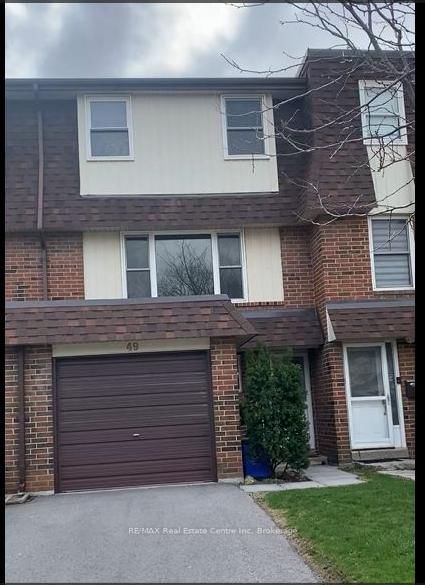 49 - 371 Bronte Street S