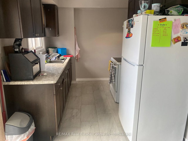 49 - 371 Bronte Street S