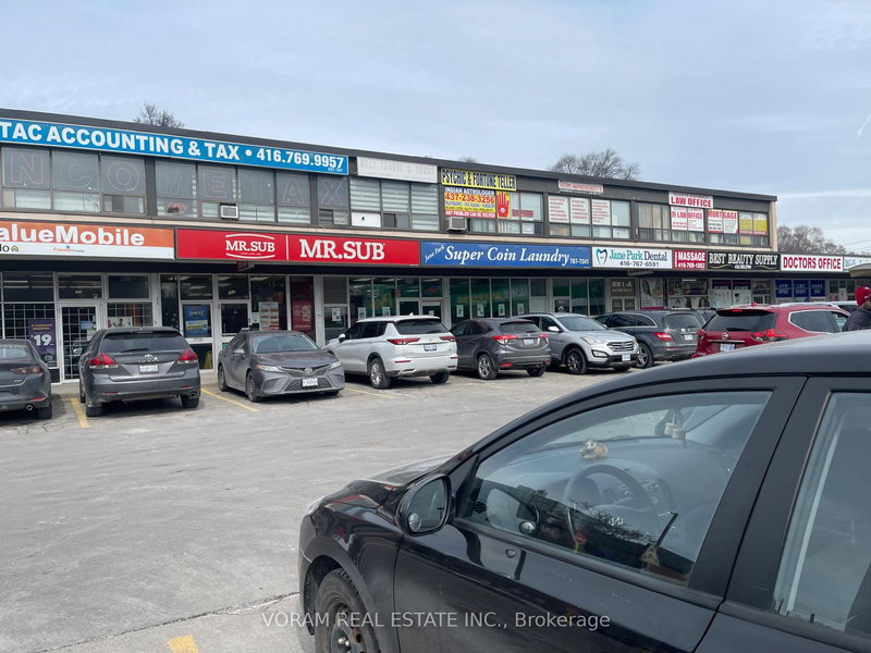 879 Jane St, Toronto, M6N 4C4 | Image 2