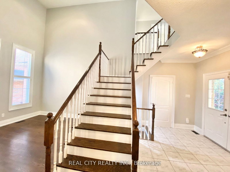 830 Old Derry Rd, Mississauga, L5W 1B9 | Image 3