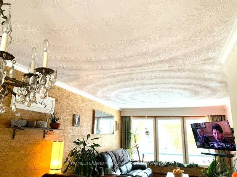 860 Francis Rd, Burlington, L7T 3Y2 | Image 3