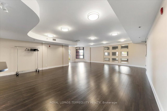 402 - 3070 Rotary Way