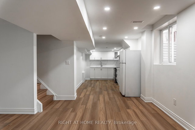 Lower - 58 Lockheed Crescent