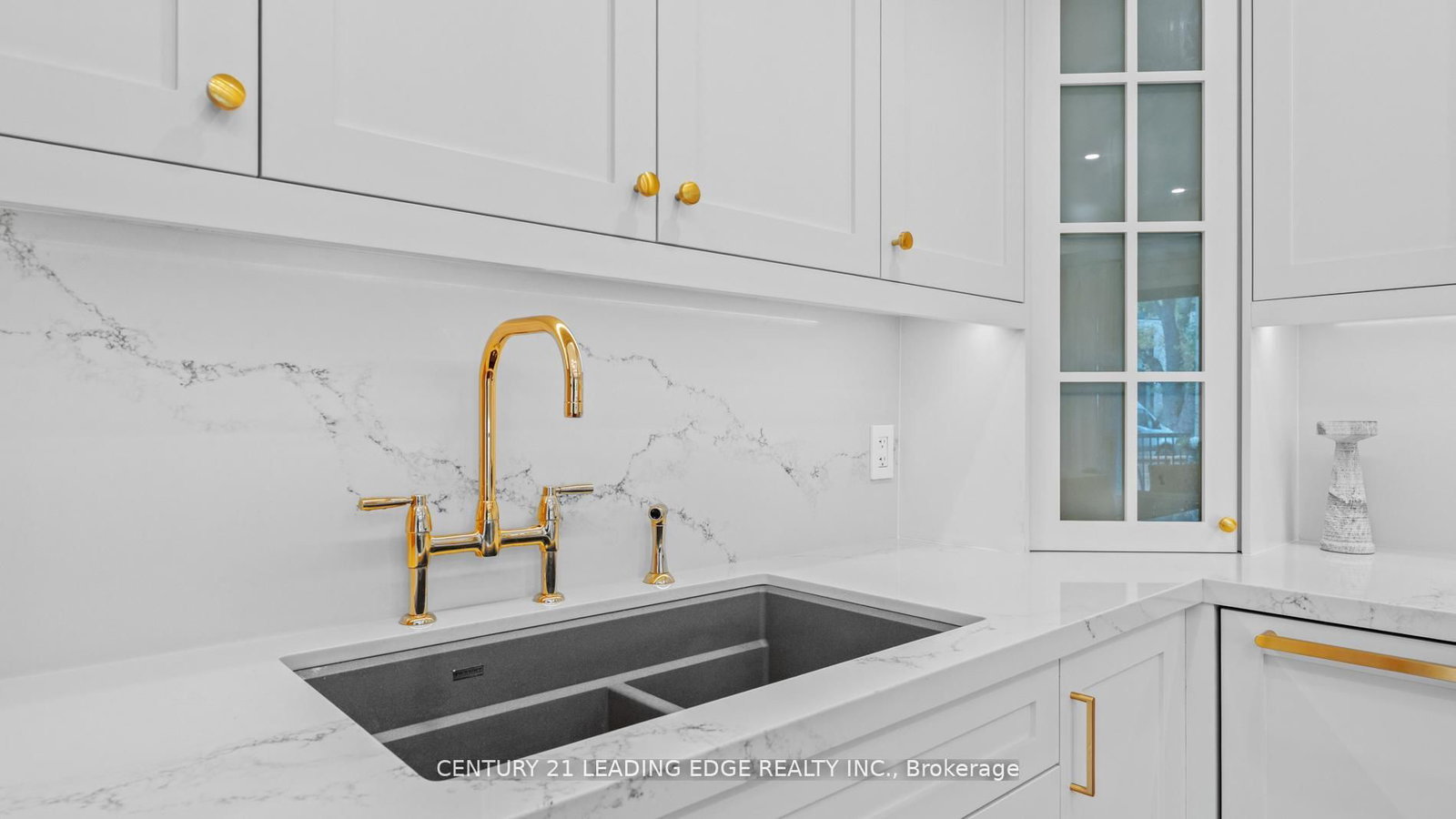 Detached House for sale at 197 Glen Oak Drive, Oakville, Ontario, L6K 2J3 - West - MLS: W12843096