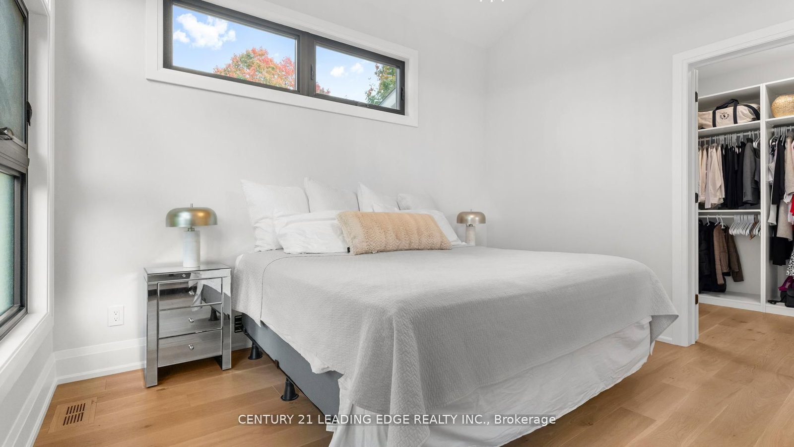 Detached House for sale at 197 Glen Oak Drive, Oakville, Ontario, L6K 2J3 - West - MLS: W12843096