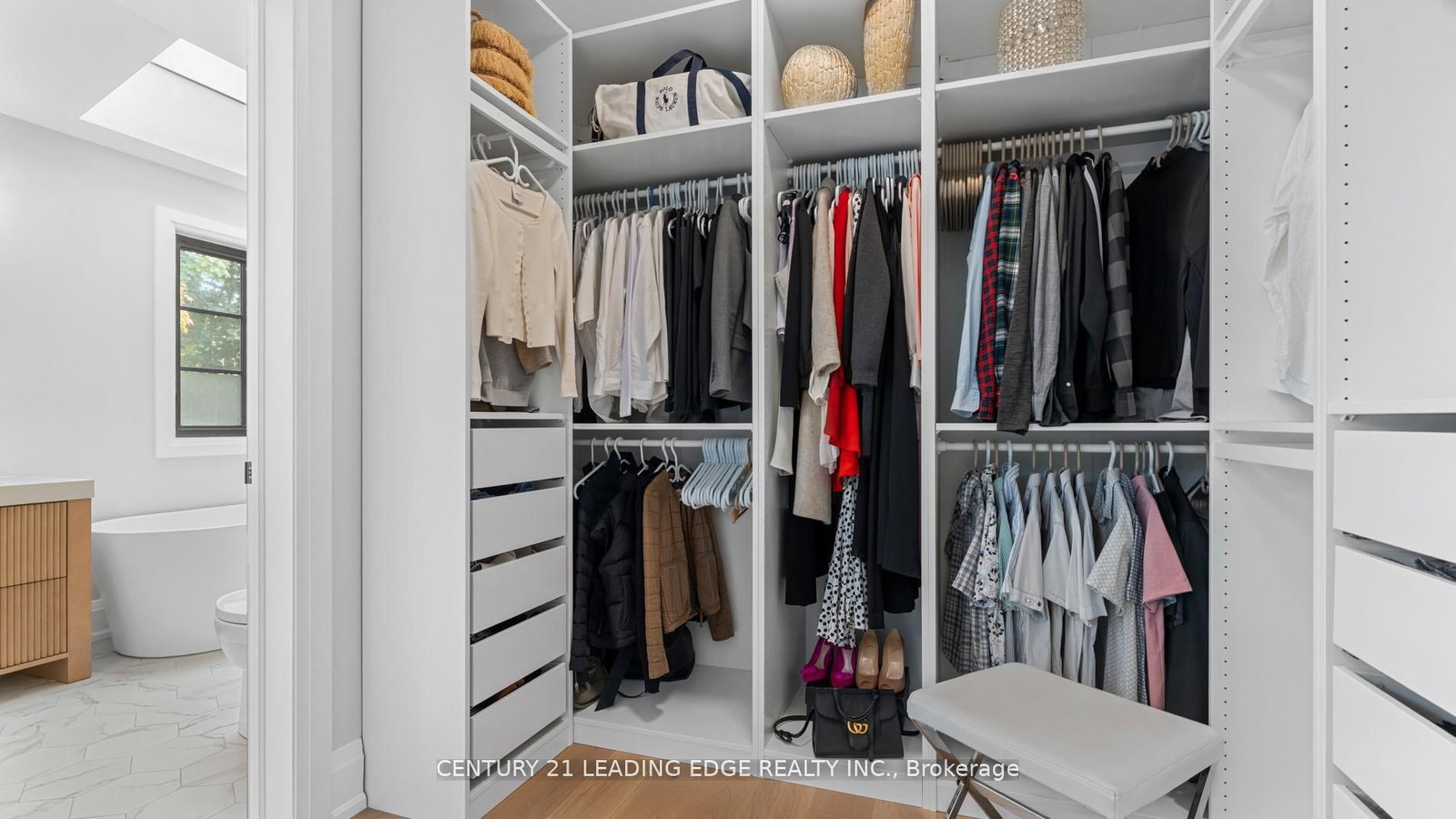 Detached House for sale at 197 Glen Oak Drive, Oakville, Ontario, L6K 2J3 - West - MLS: W12843096