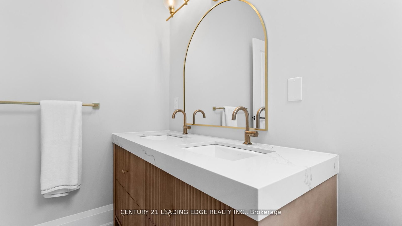 Detached House for sale at 197 Glen Oak Drive, Oakville, Ontario, L6K 2J3 - West - MLS: W12843096