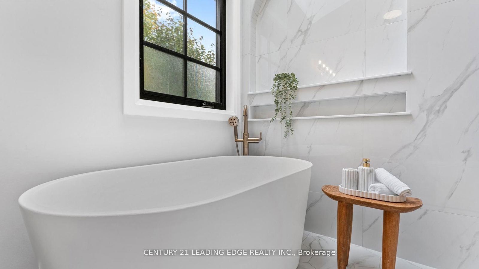 Detached House for sale at 197 Glen Oak Drive, Oakville, Ontario, L6K 2J3 - West - MLS: W12843096