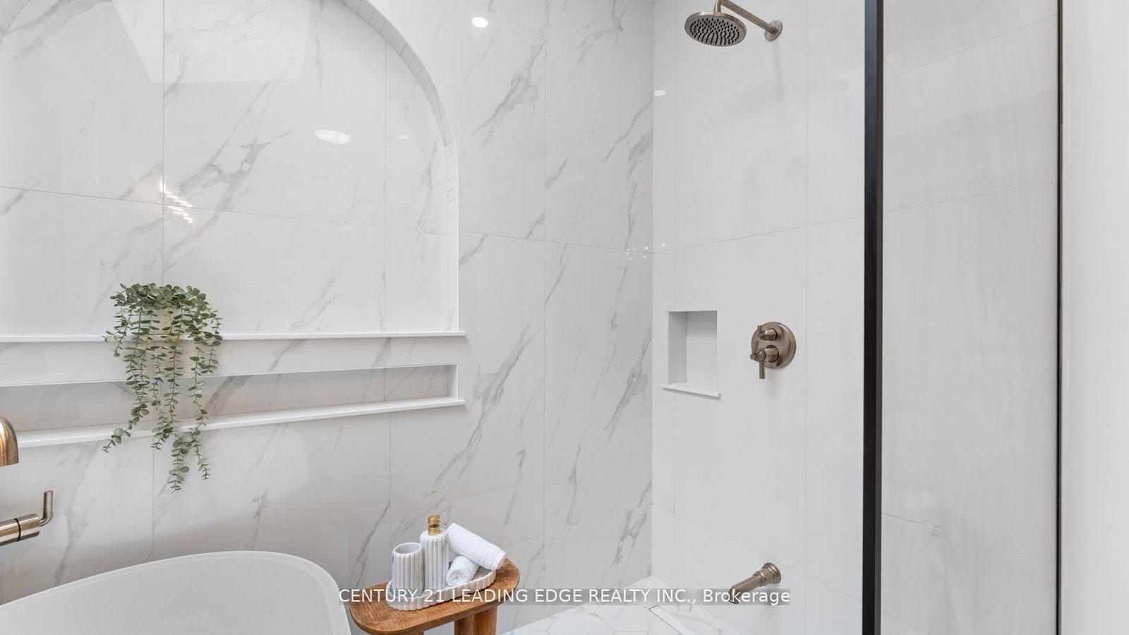 Detached House for sale at 197 Glen Oak Drive, Oakville, Ontario, L6K 2J3 - West - MLS: W12843096