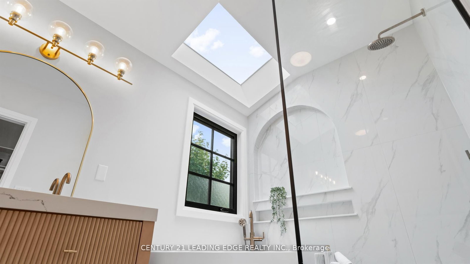 Detached House for sale at 197 Glen Oak Drive, Oakville, Ontario, L6K 2J3 - West - MLS: W12843096