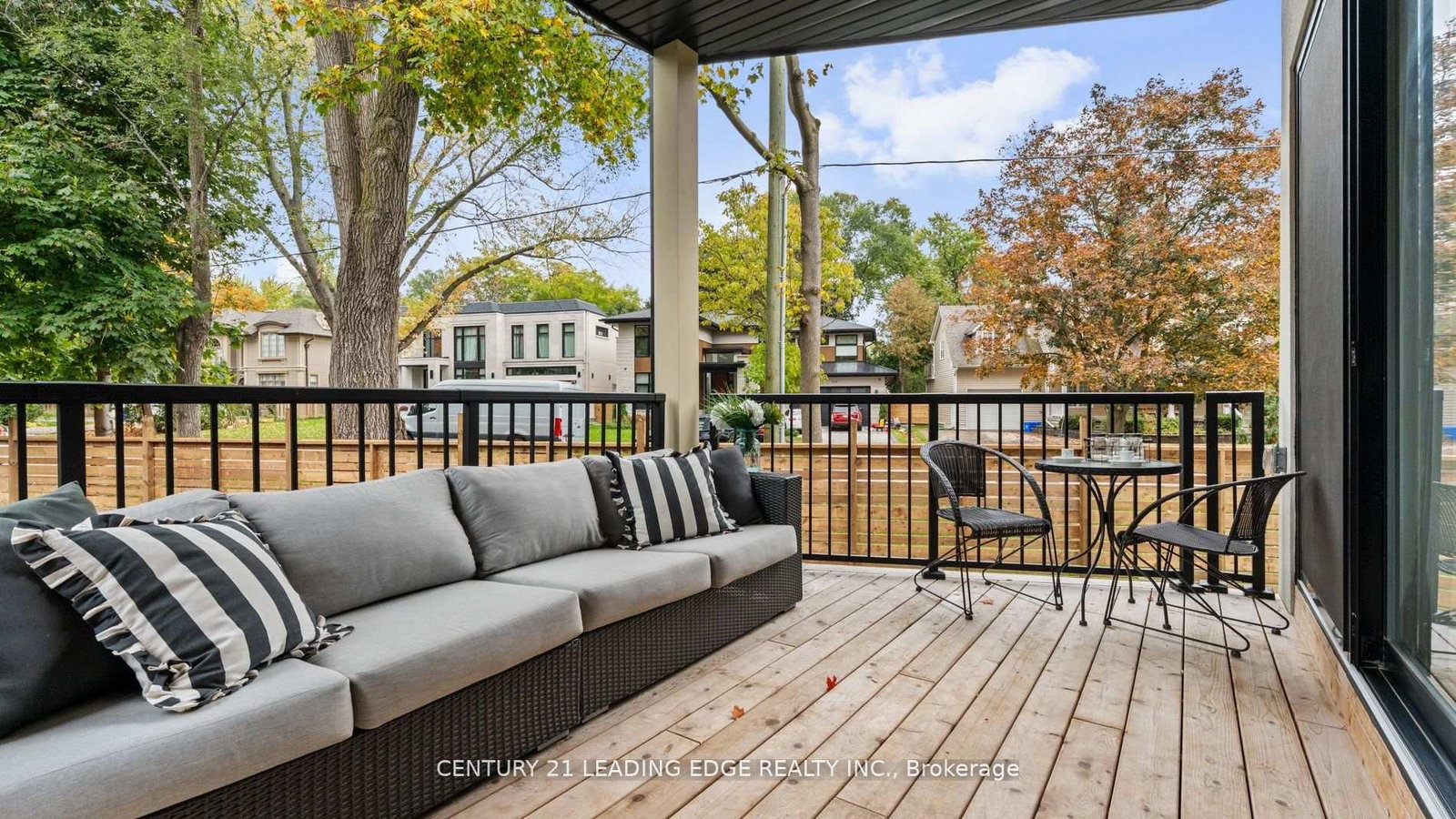 Detached House for sale at 197 Glen Oak Drive, Oakville, Ontario, L6K 2J3 - West - MLS: W12843096