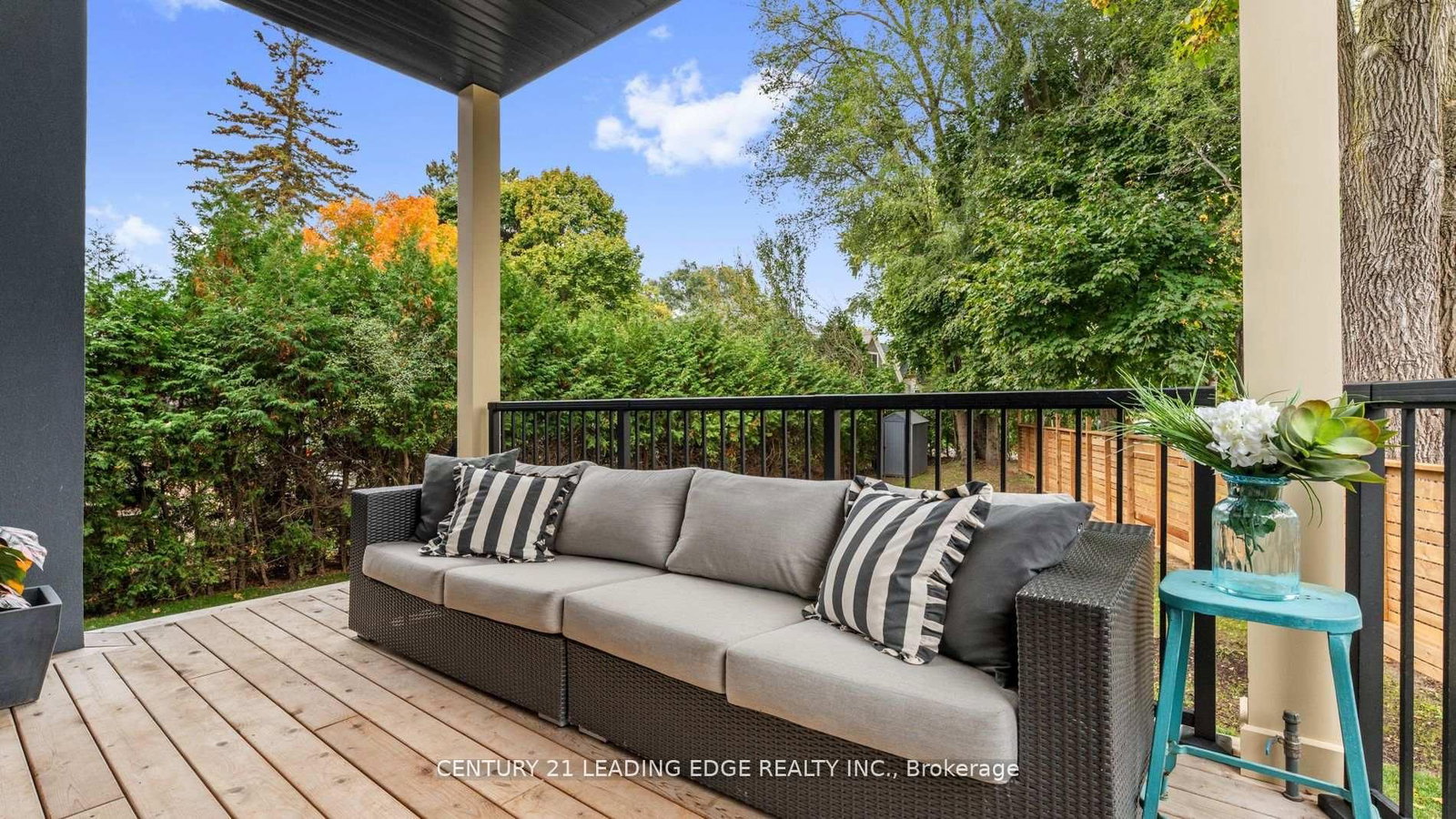 Detached House for sale at 197 Glen Oak Drive, Oakville, Ontario, L6K 2J3 - West - MLS: W12843096