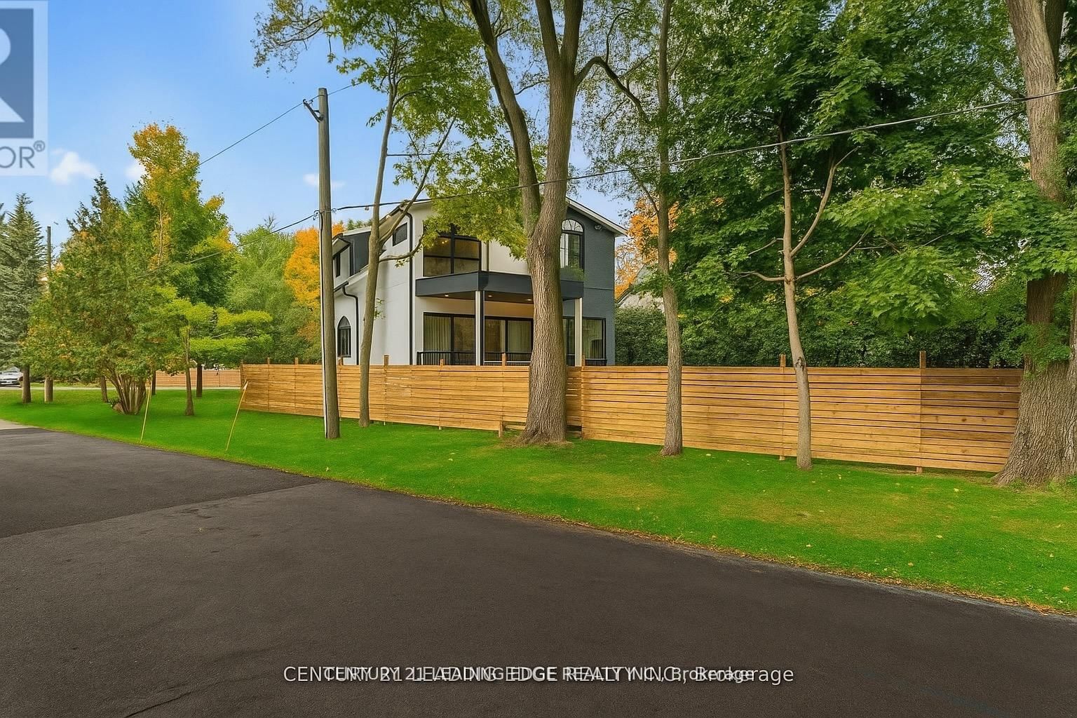 Detached House for sale at 197 Glen Oak Drive, Oakville, Ontario, L6K 2J3 - West - MLS: W12843096