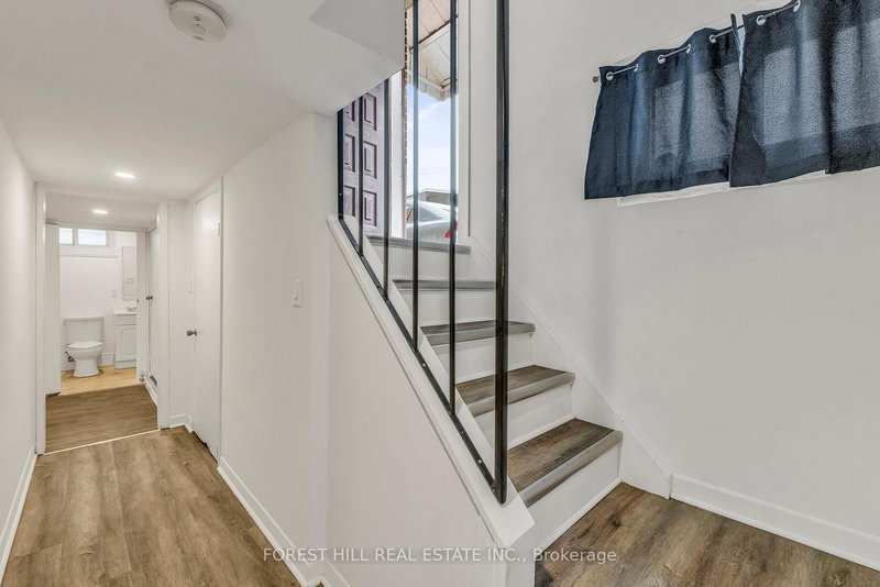 Bsmt - 5 Woodenhill Crt, Toronto, M6M 1K8 | Image 3