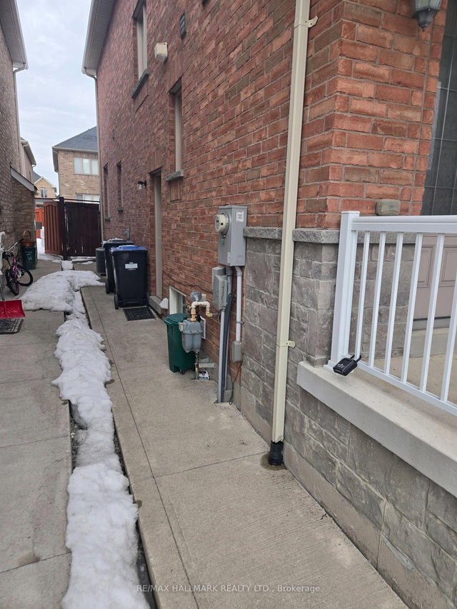 35 Campwood Crescent