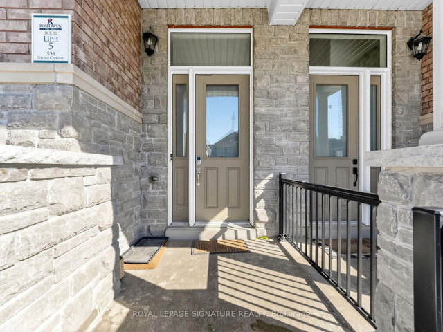 534 Stream Crescent