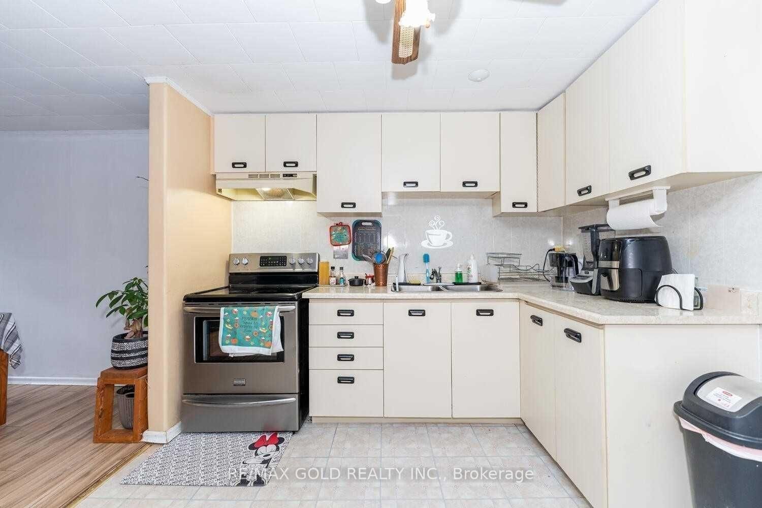 Semi-Detached House for sale at 63 Newstead Crescent, Brampton, Ontario, L6V 2A8 - Madoc - MLS: W12844174