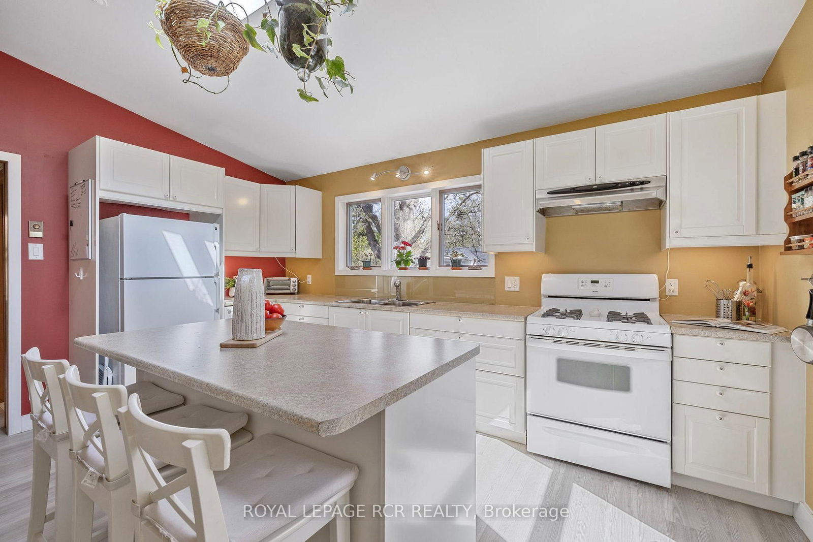 Detached House for sale at 91 King Street, Caledon, Ontario, L7E 1A2 - Bolton West - MLS: W12844176