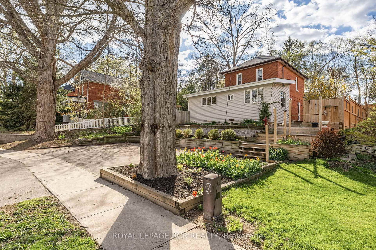 Detached House for sale at 91 King Street, Caledon, Ontario, L7E 1A2 - Bolton West - MLS: W12844176