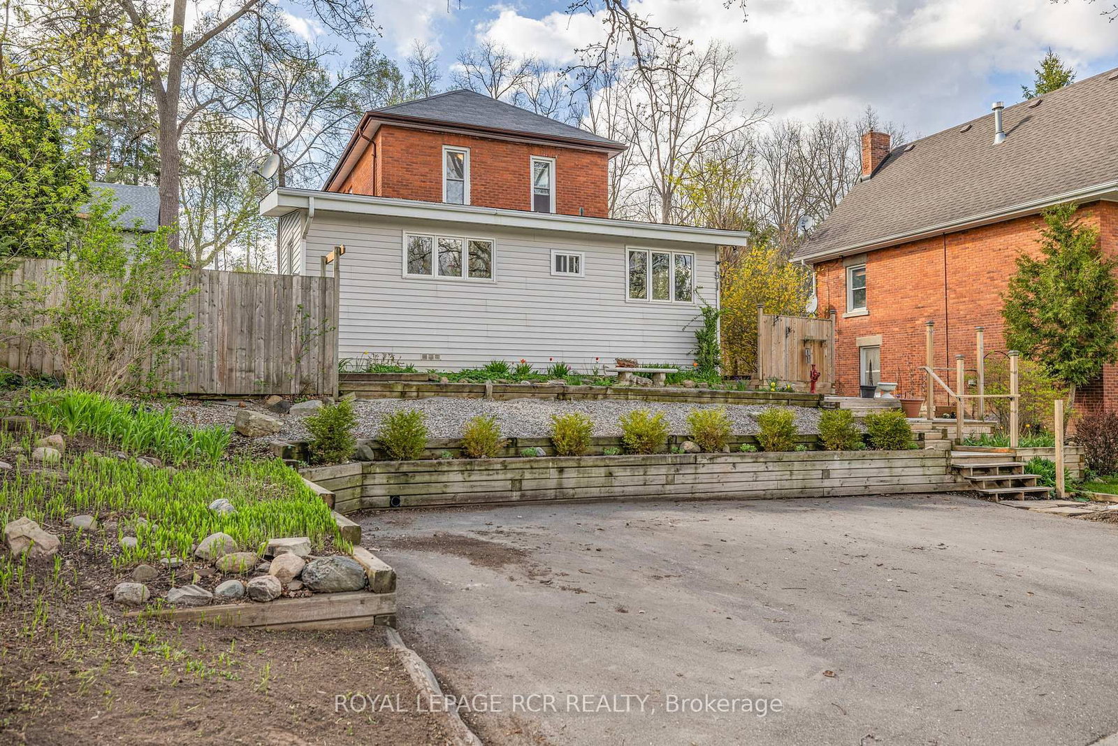 Detached House for sale at 91 King Street, Caledon, Ontario, L7E 1A2 - Bolton West - MLS: W12844176