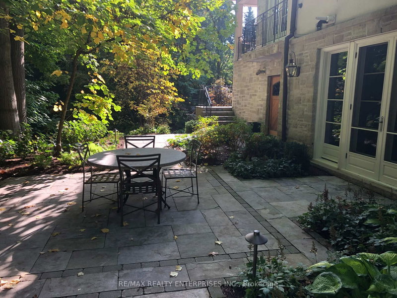 1093 Algonquin Dr, Mississauga — 48