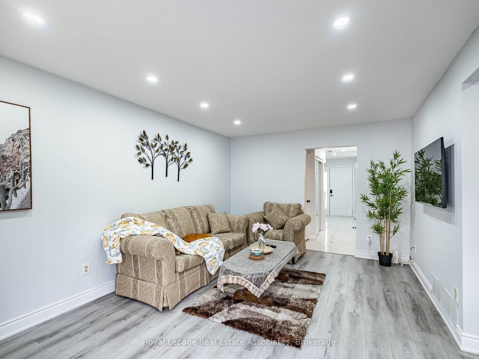 Townhouse for sale at 19 Gatwick Lane, Brampton, Ontario, L6S 2E4 - Northgate - MLS: W12844500