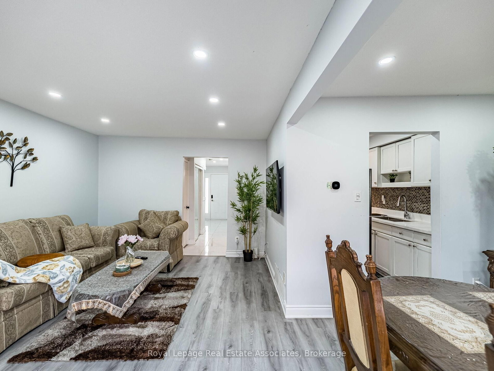 Townhouse for sale at 19 Gatwick Lane, Brampton, Ontario, L6S 2E4 - Northgate - MLS: W12844500