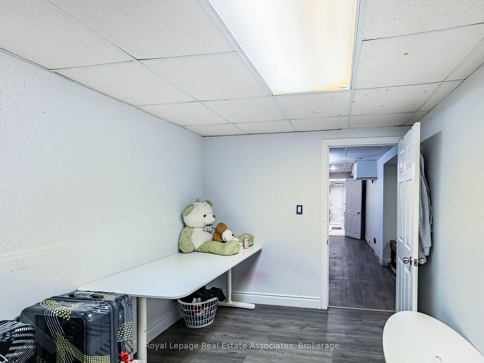 Townhouse for sale at 19 Gatwick Lane, Brampton, Ontario, L6S 2E4 - Northgate - MLS: W12844500