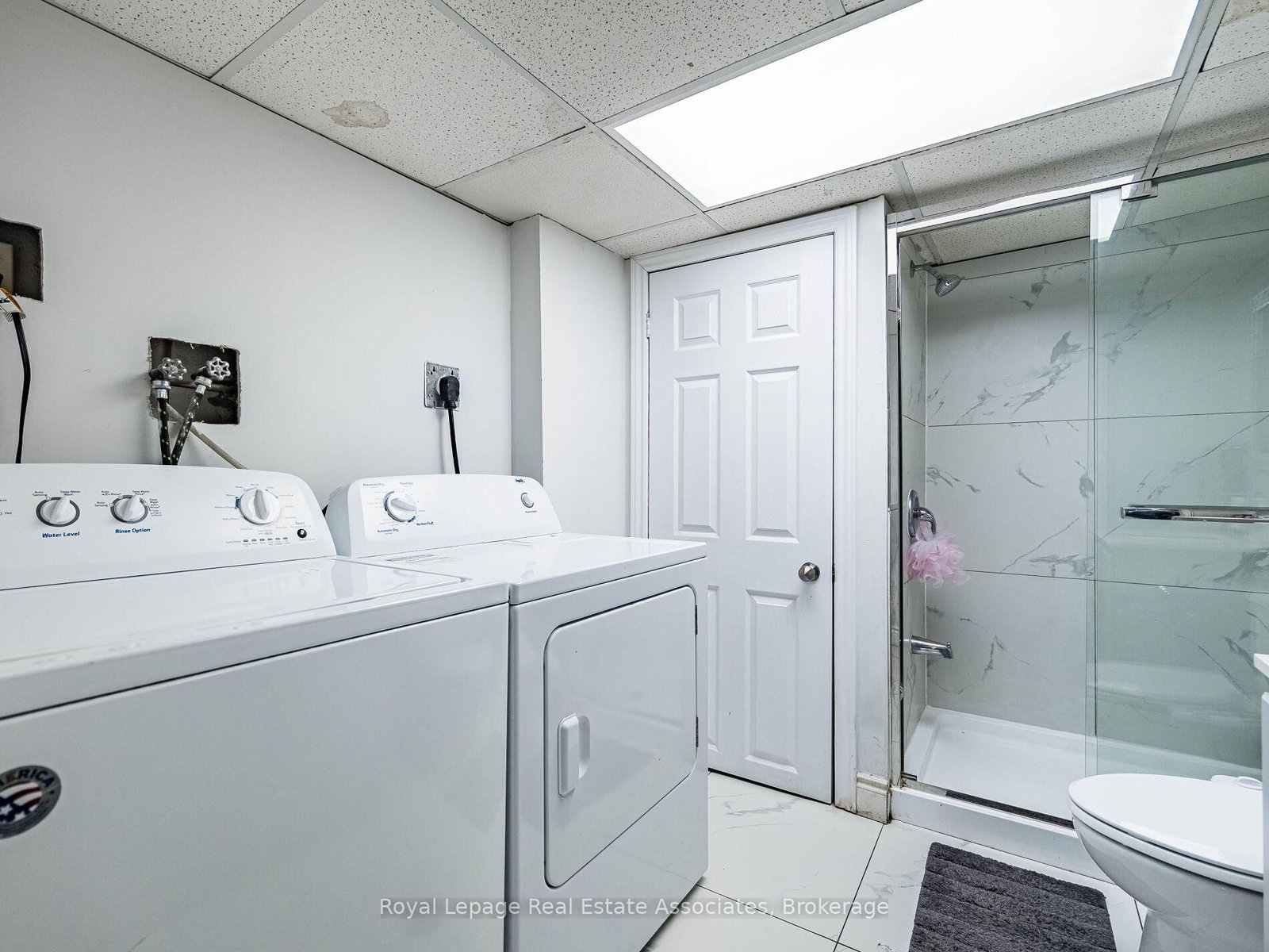 Townhouse for sale at 19 Gatwick Lane, Brampton, Ontario, L6S 2E4 - Northgate - MLS: W12844500