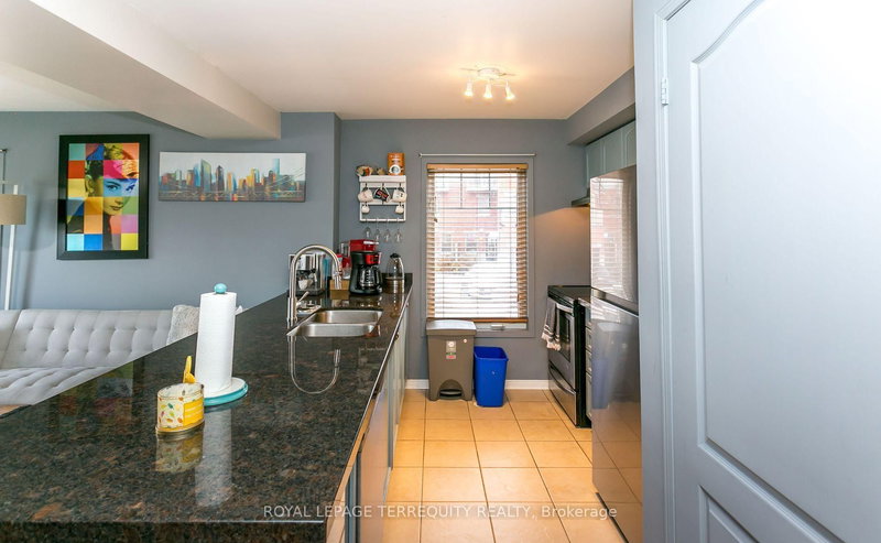 13 - 3250 Bentley Dr, Mississauga, L5M 0P7 | Image 3