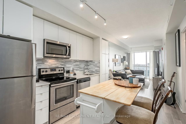 517 - 5240 Dundas Street