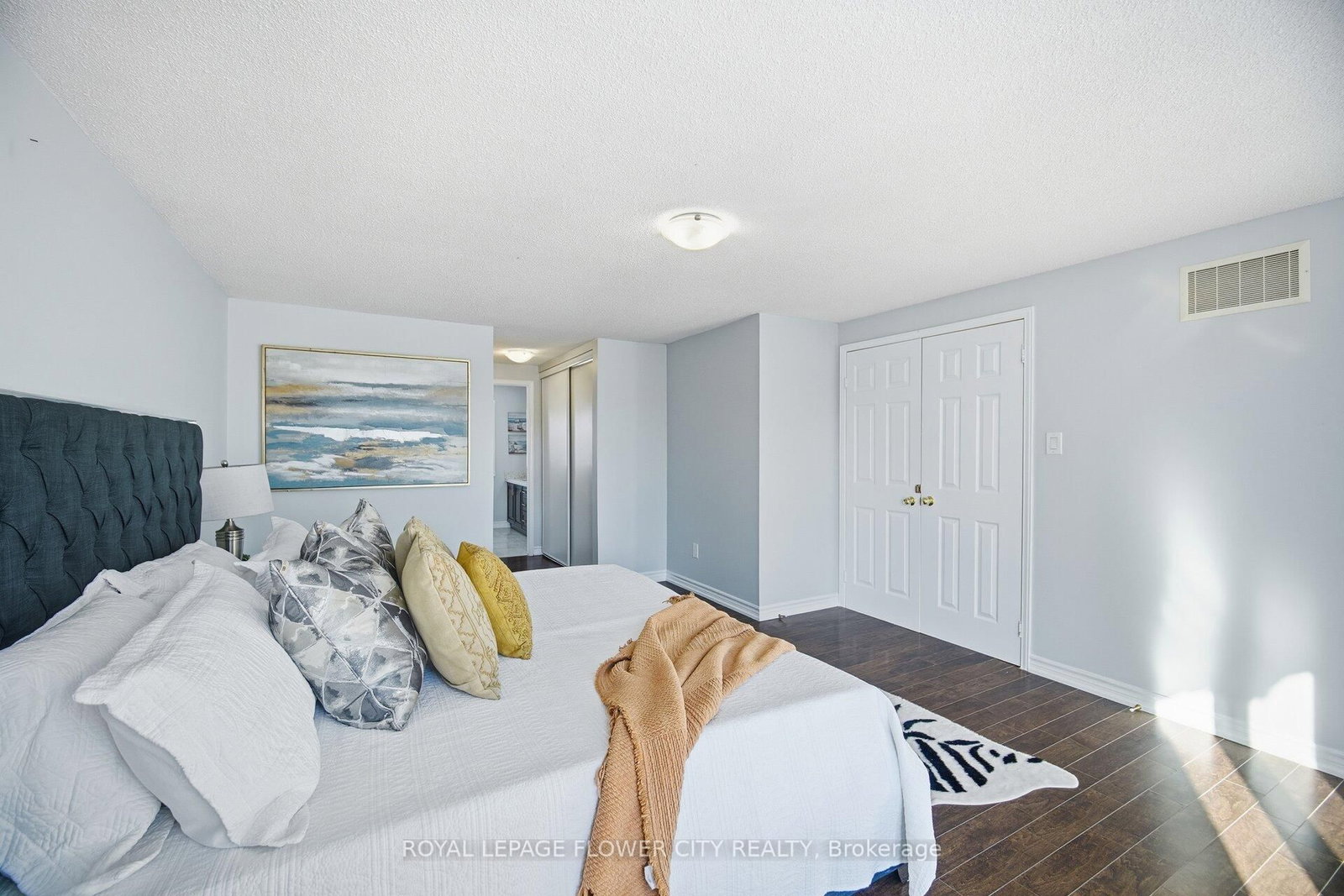 Detached House for sale at 1 Donaldson Drive, Brampton, Ontario, L6Y 3G7 - Brampton South - MLS: W12844998